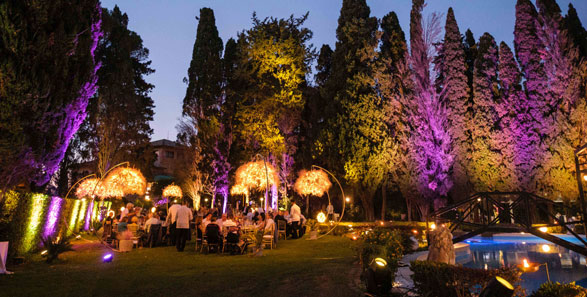 Uno dei nostri servizi per un evento in giardino: il light design